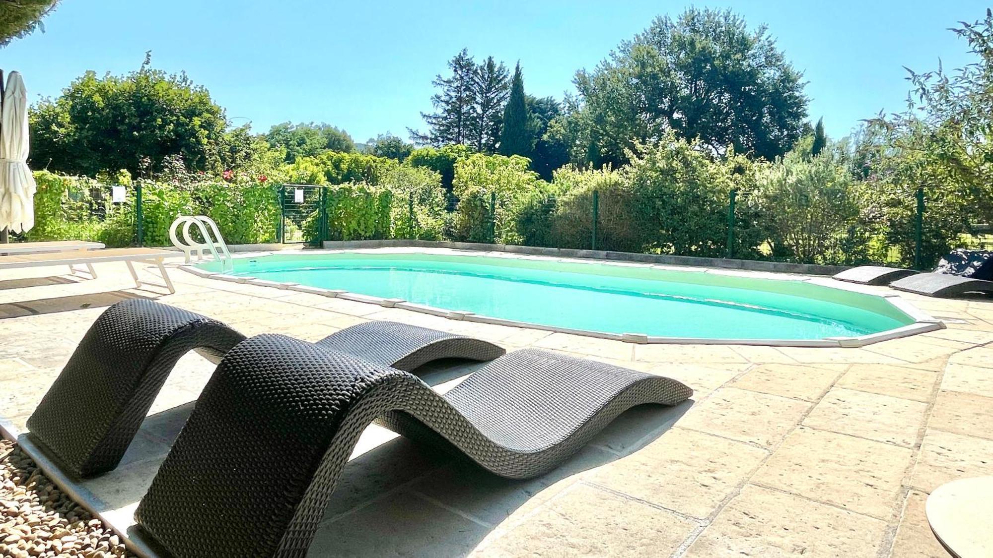 Rendez-Vous Avec Les Cigales - Gite 6 Personnes 100M2 - Piscine Privee - Climatisation Cheval-Blanc エクステリア 写真
