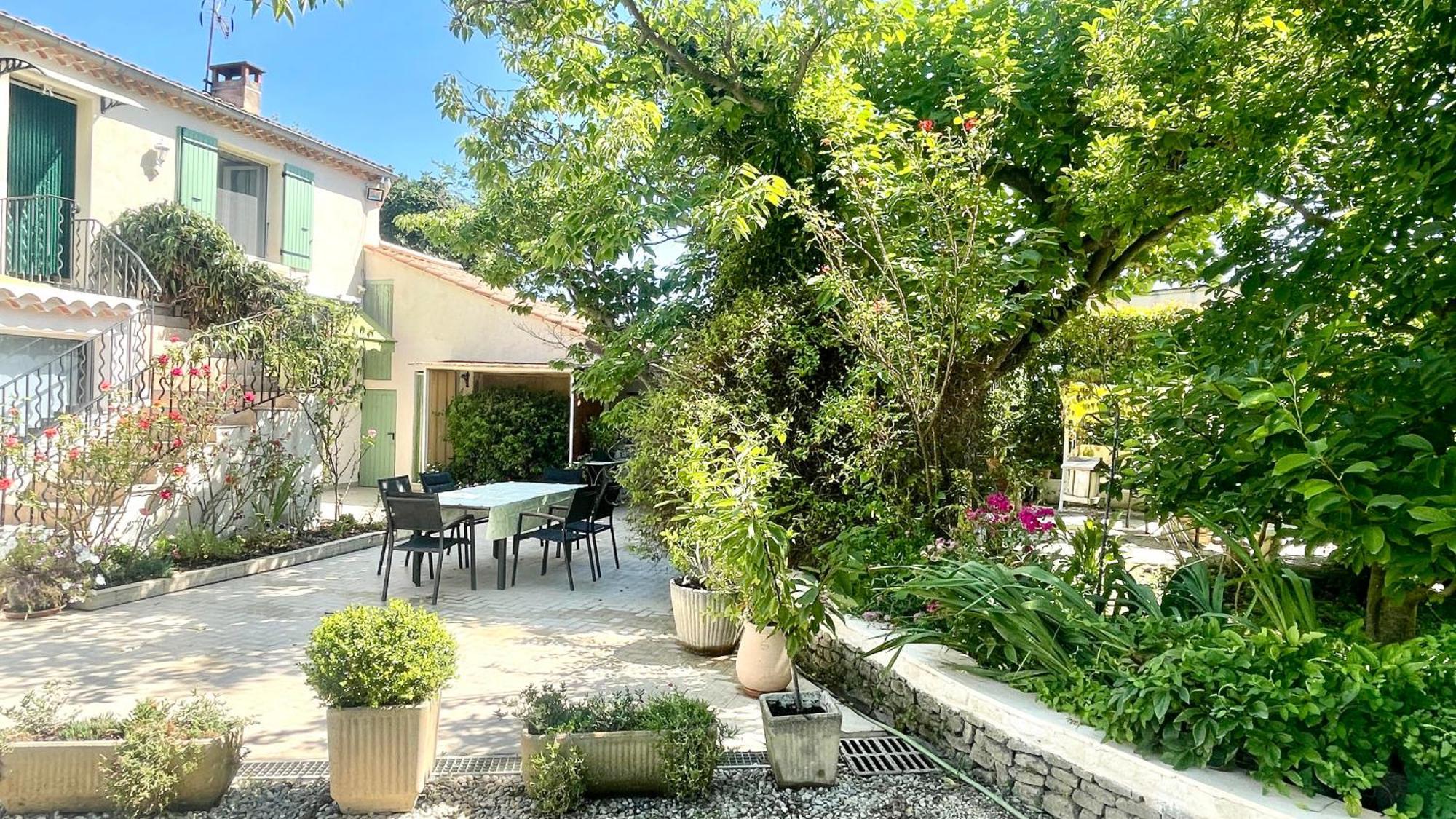 Rendez-Vous Avec Les Cigales - Gite 6 Personnes 100M2 - Piscine Privee - Climatisation Cheval-Blanc エクステリア 写真