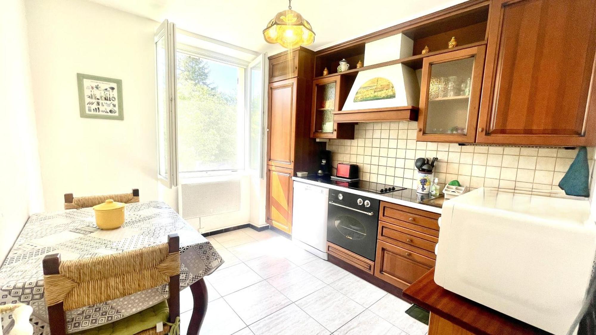 Rendez-Vous Avec Les Cigales - Gite 6 Personnes 100M2 - Piscine Privee - Climatisation Cheval-Blanc エクステリア 写真