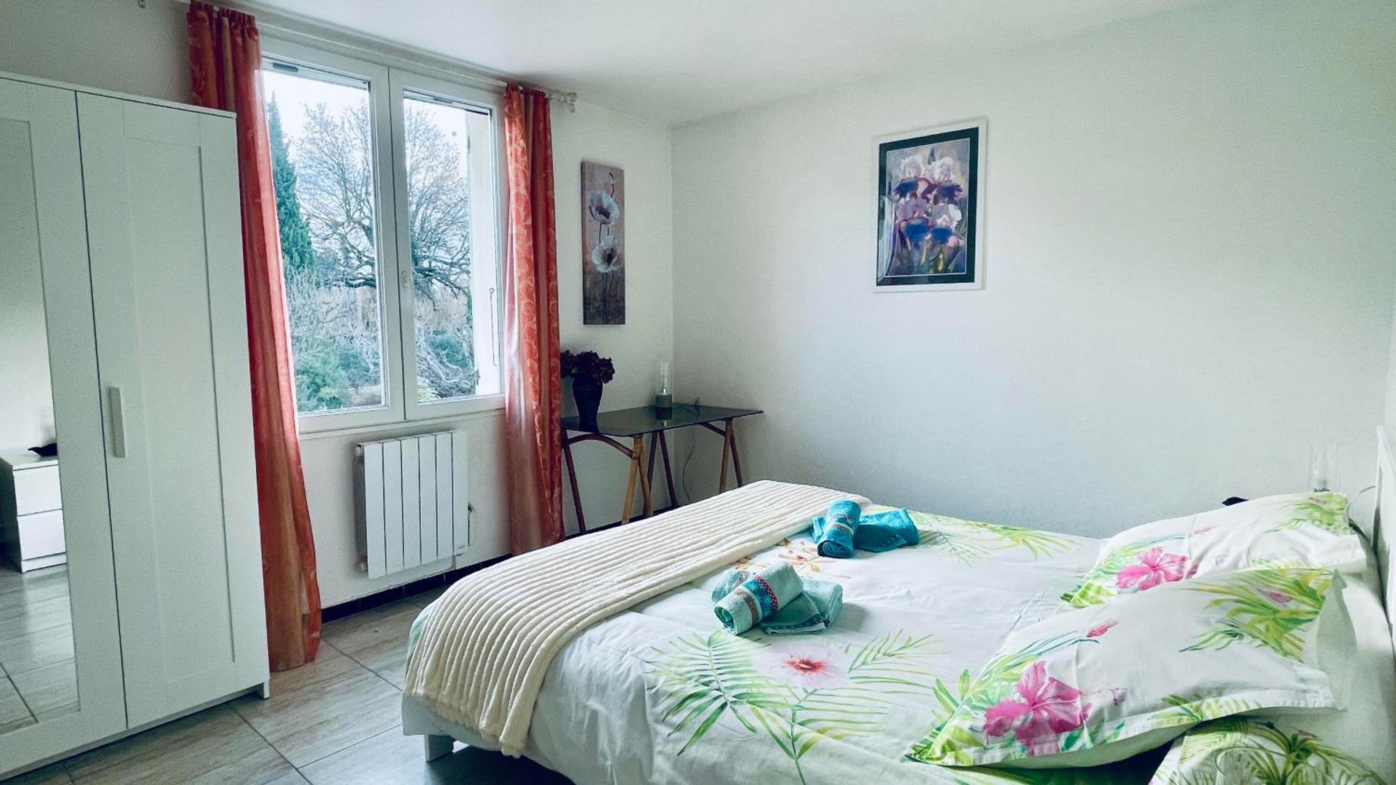 Rendez-Vous Avec Les Cigales - Gite 6 Personnes 100M2 - Piscine Privee - Climatisation Cheval-Blanc エクステリア 写真